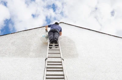 Peinture extérieure à Poullaouen — façades et ravalement